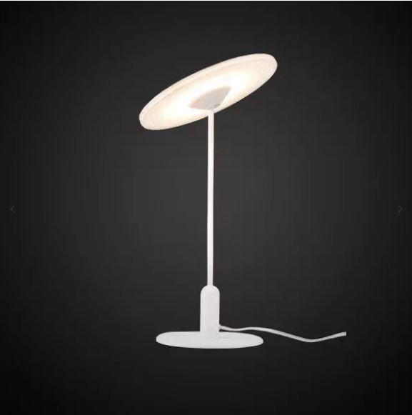 Minimalist LED Table Lamp – VINYL T