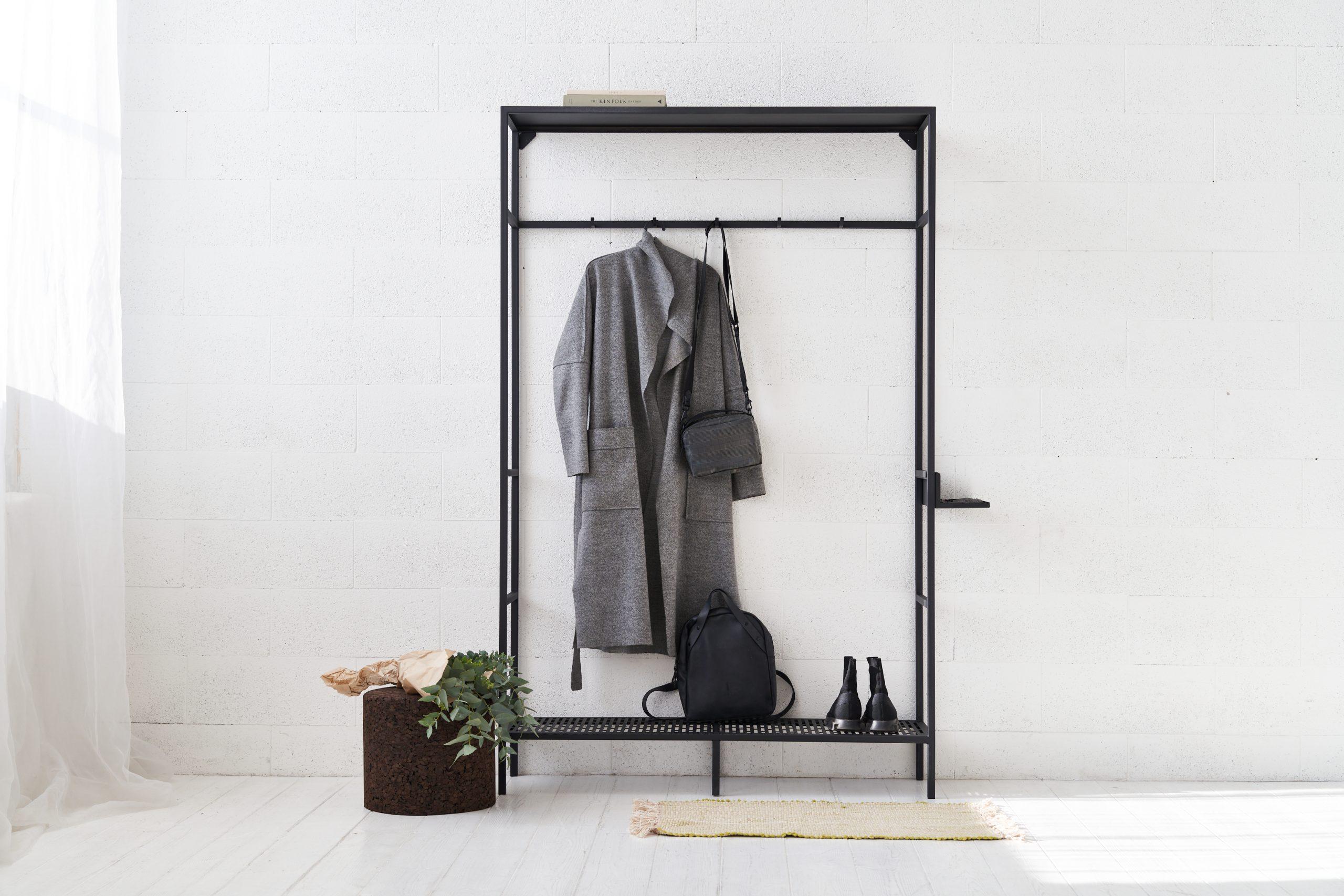 SOLO Clothing Rack