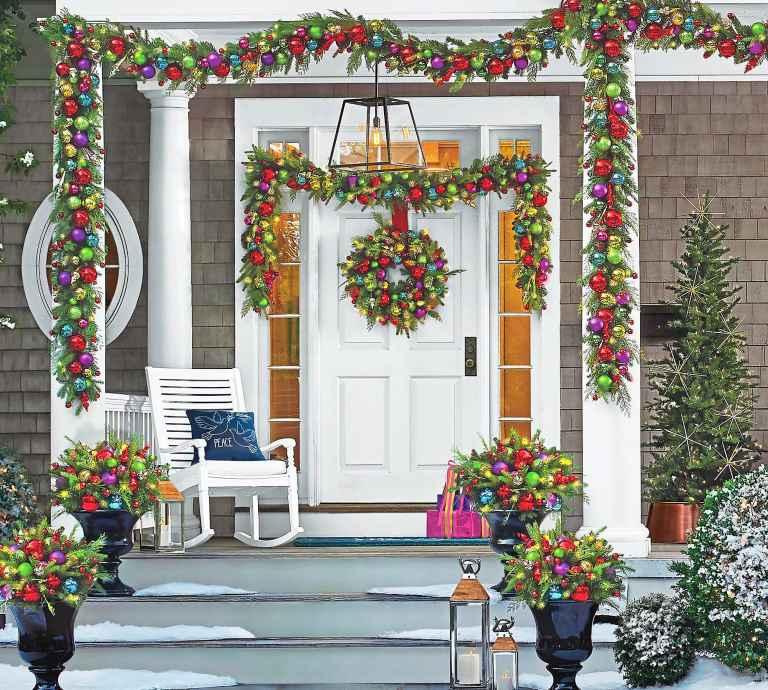 A Dazzling Entrance: Welcome Guests With Festive Holiday Decor