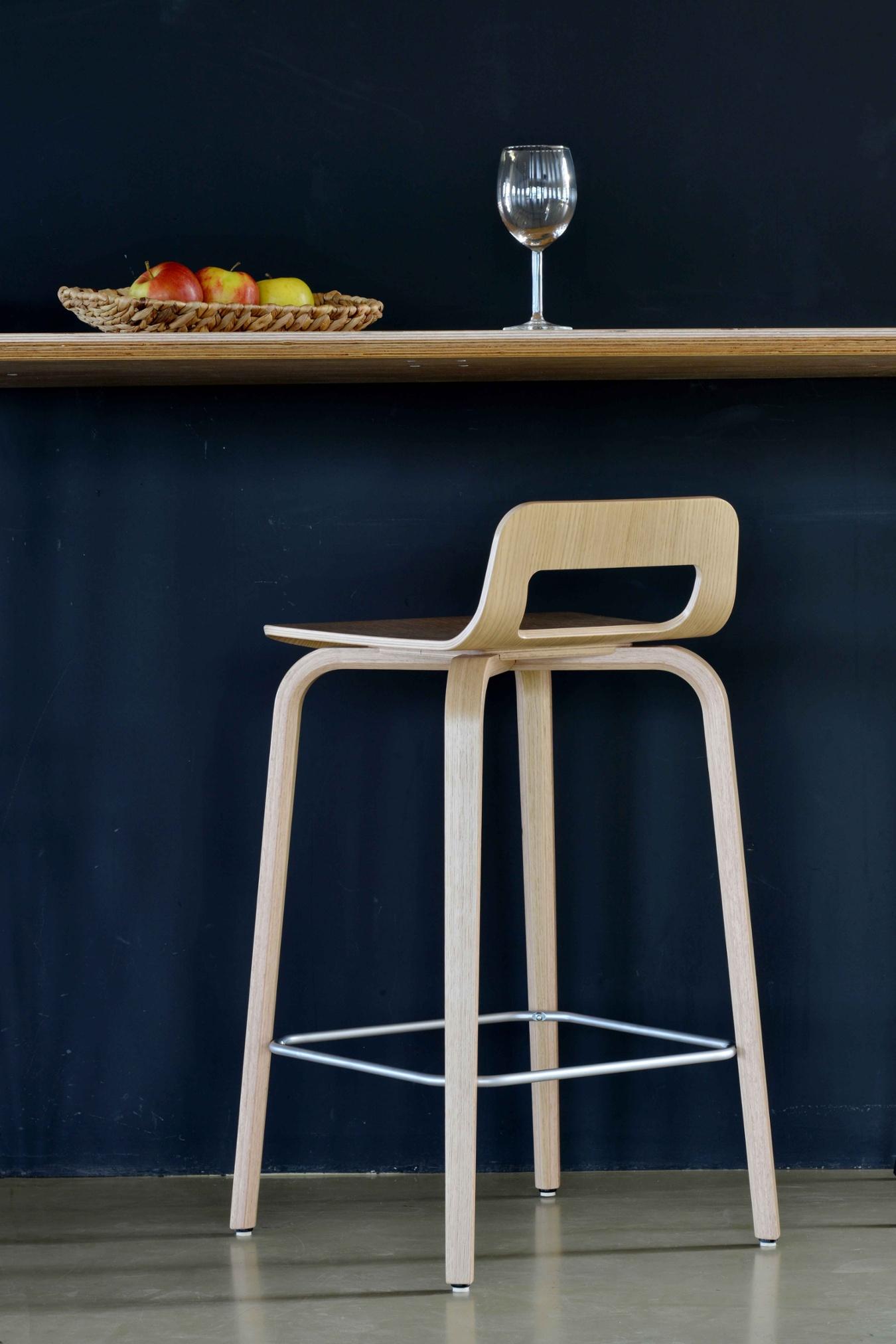 KORVET Medium Barstool KORVET Medium Barstool